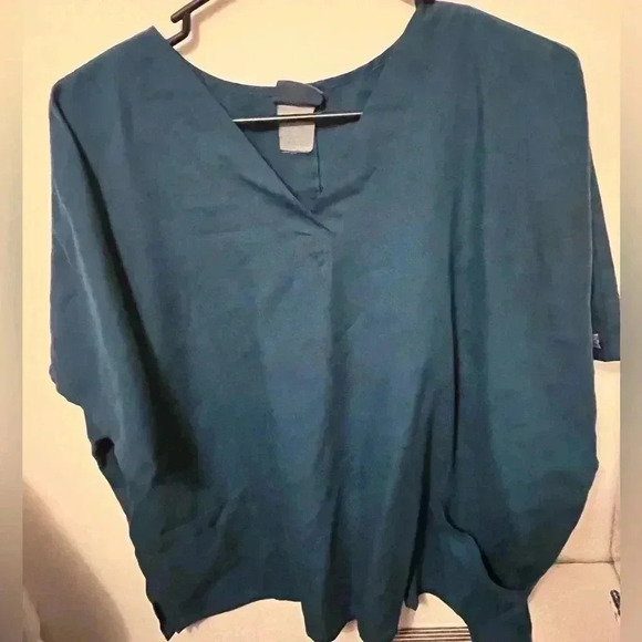 Teal scrub top - Picture 1 of 4